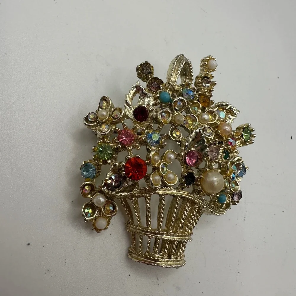 Vtg MCM Gold Tone Multi Color Rhinestone Faux Pearl Flower Basket Brooch Pin